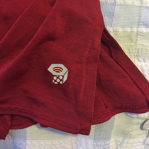 Mountain Hardware Athletic top - Picture 2 of 4